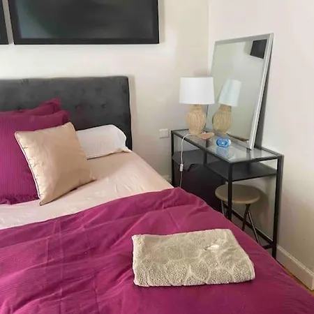 Cosy Montparnasse Boudoir Near Luxembourg Gardens